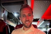 开云登录网址入口-凯恩晒小钢炮奖杯：连续两年德甲金靴让我兴奋不已，这次还有冠军